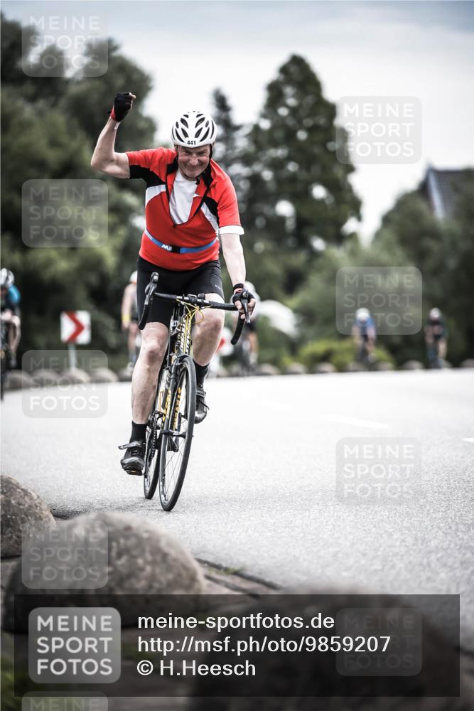 21.06.2026 - 29. Vierlanden-Triathlon H.Heesch http://msf.ph/oto/9859207 21.06.2026 10:31:55 Radfahren 52, 62, 137, 213, 332, 441 meine-sportfotos.de