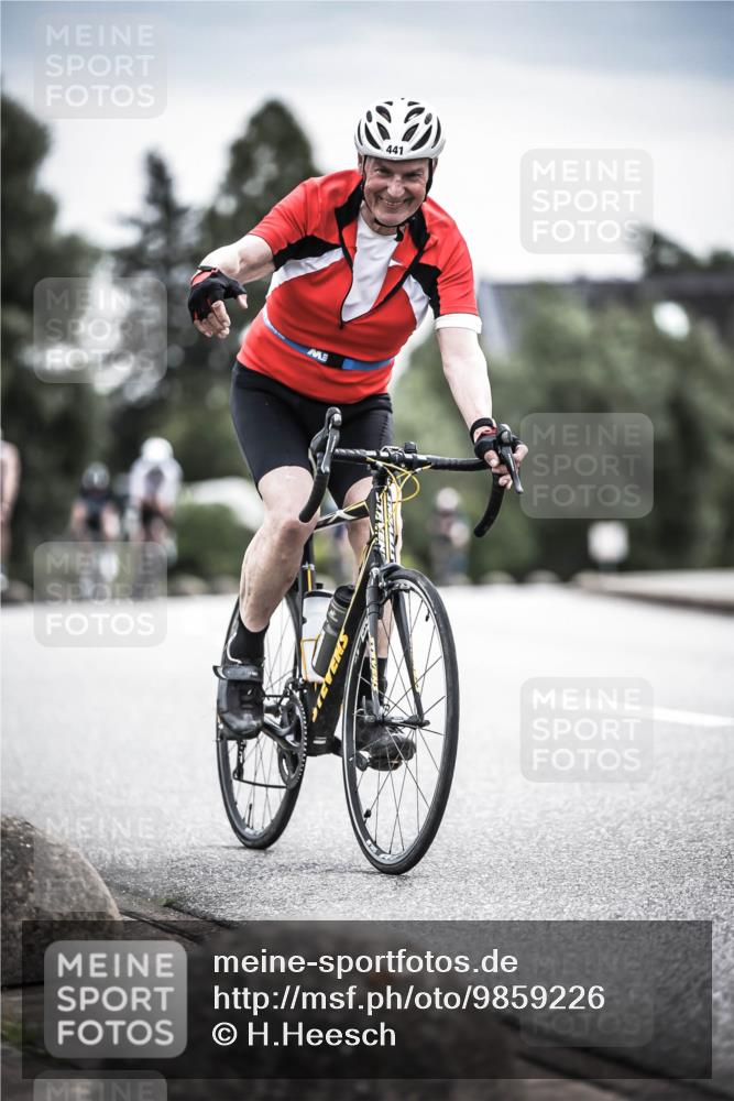 21.06.2026 - 29. Vierlanden-Triathlon H.Heesch http://msf.ph/oto/9859226 21.06.2026 10:31:55 Radfahren 52, 62, 137, 213, 332, 441 meine-sportfotos.de