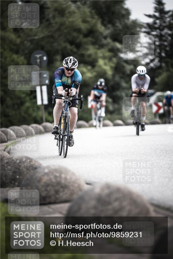 21.06.2026 - 29. Vierlanden-Triathlon H.Heesch http://msf.ph/oto/9859231 21.06.2026 10:31:57 Radfahren 52, 62, 137, 138, 213, 332, 441 meine-sportfotos.de