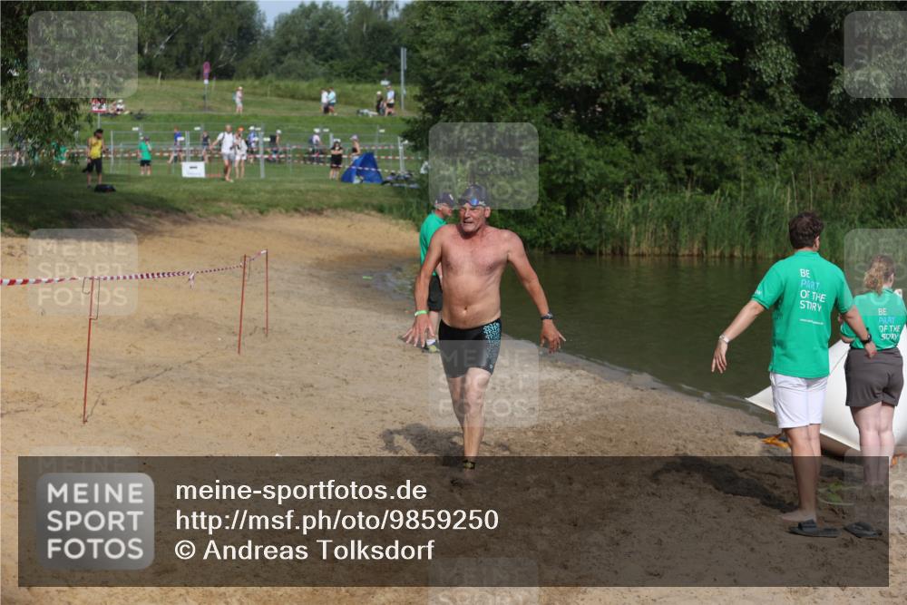 21.06.2026 - 29. Vierlanden-Triathlon Andreas Tolksdorf http://msf.ph/oto/9859250 21.06.2026 09:05:25 Schwimmen 287 meine-sportfotos.de