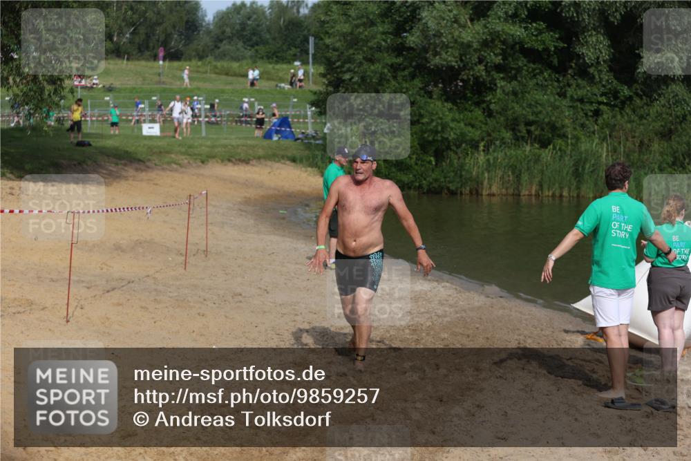 21.06.2026 - 29. Vierlanden-Triathlon Andreas Tolksdorf http://msf.ph/oto/9859257 21.06.2026 09:05:25 Schwimmen 287 meine-sportfotos.de