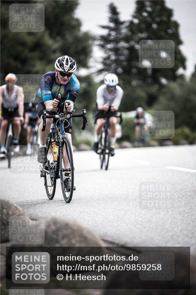 21.06.2026 - 29. Vierlanden-Triathlon H.Heesch http://msf.ph/oto/9859258 21.06.2026 10:31:57 Radfahren 52, 62, 137, 138, 213, 332, 441 meine-sportfotos.de
