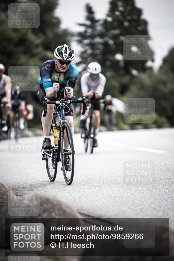 21.06.2026 - 29. Vierlanden-Triathlon H.Heesch http://msf.ph/oto/9859266 21.06.2026 10:31:58 Radfahren 52, 62, 137, 138, 213, 332, 441, 617 meine-sportfotos.de
