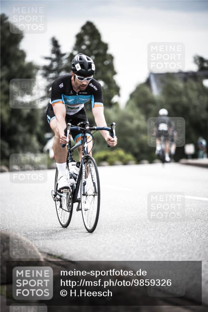 21.06.2026 - 29. Vierlanden-Triathlon H.Heesch http://msf.ph/oto/9859326 21.06.2026 10:32:01 Radfahren 52, 57, 62, 137, 138, 213, 617 meine-sportfotos.de
