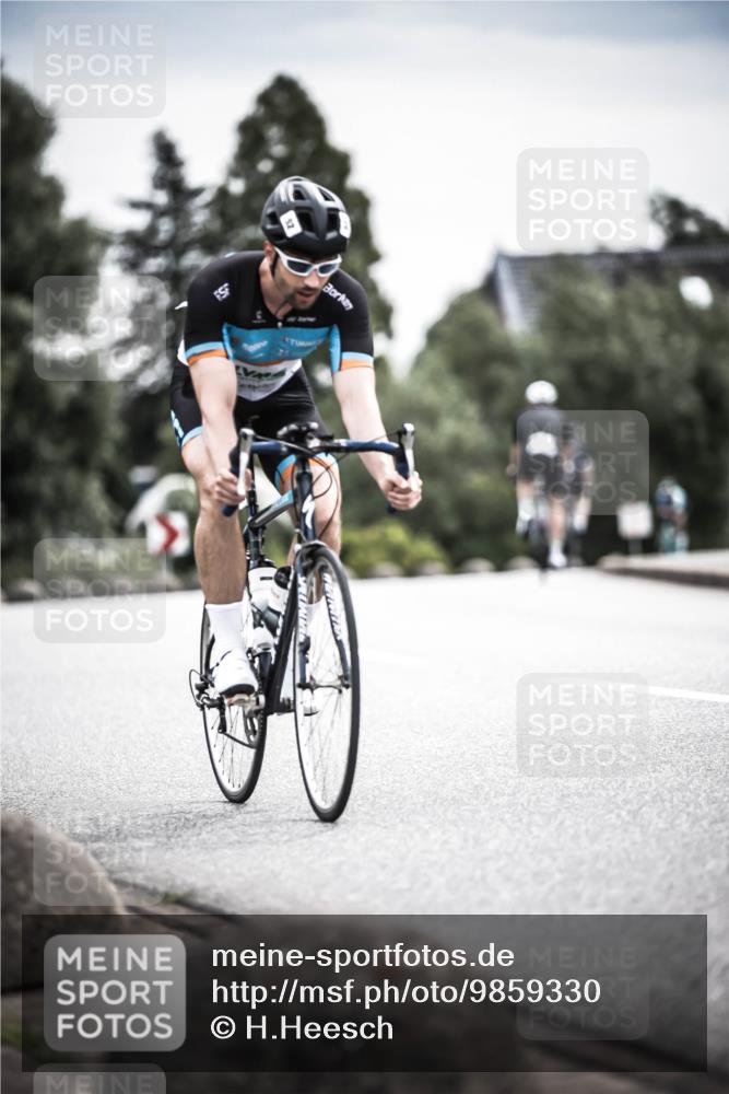 21.06.2026 - 29. Vierlanden-Triathlon H.Heesch http://msf.ph/oto/9859330 21.06.2026 10:32:01 Radfahren 52, 57, 62, 137, 138, 213, 617 meine-sportfotos.de