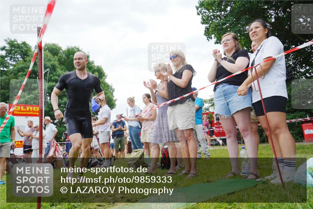 21.06.2026 - 29. Vierlanden-Triathlon LAZAROV Photography http://msf.ph/oto/9859333 21.06.2026 11:02:59 Schwimmen 659, 688, 720, 757 meine-sportfotos.de