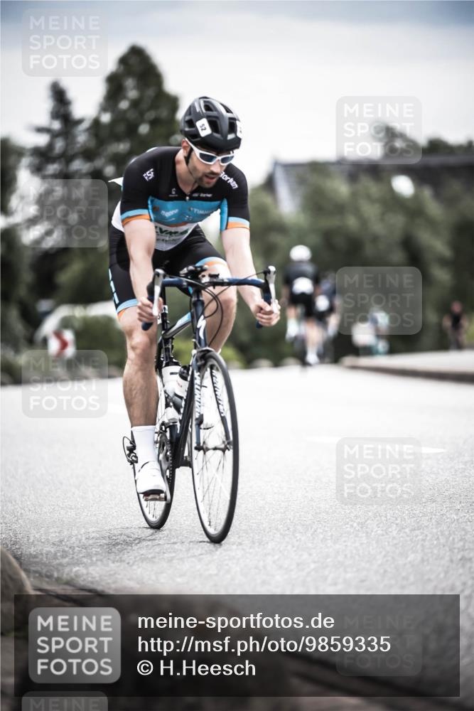 21.06.2026 - 29. Vierlanden-Triathlon H.Heesch http://msf.ph/oto/9859335 21.06.2026 10:32:01 Radfahren 52, 57, 62, 137, 138, 213, 617 meine-sportfotos.de