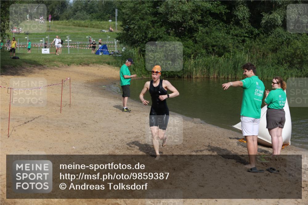 21.06.2026 - 29. Vierlanden-Triathlon Andreas Tolksdorf http://msf.ph/oto/9859387 21.06.2026 09:05:49 Schwimmen 299 meine-sportfotos.de