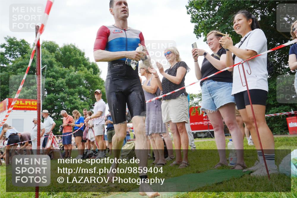 21.06.2026 - 29. Vierlanden-Triathlon LAZAROV Photography http://msf.ph/oto/9859404 21.06.2026 11:03:16 Schwimmen 703, 713 meine-sportfotos.de