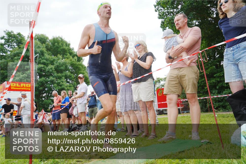 21.06.2026 - 29. Vierlanden-Triathlon LAZAROV Photography http://msf.ph/oto/9859426 21.06.2026 11:03:47 Schwimmen 751 meine-sportfotos.de