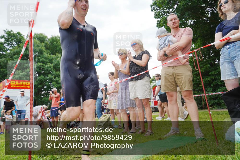 21.06.2026 - 29. Vierlanden-Triathlon LAZAROV Photography http://msf.ph/oto/9859429 21.06.2026 11:03:54 Schwimmen 649, 751 meine-sportfotos.de