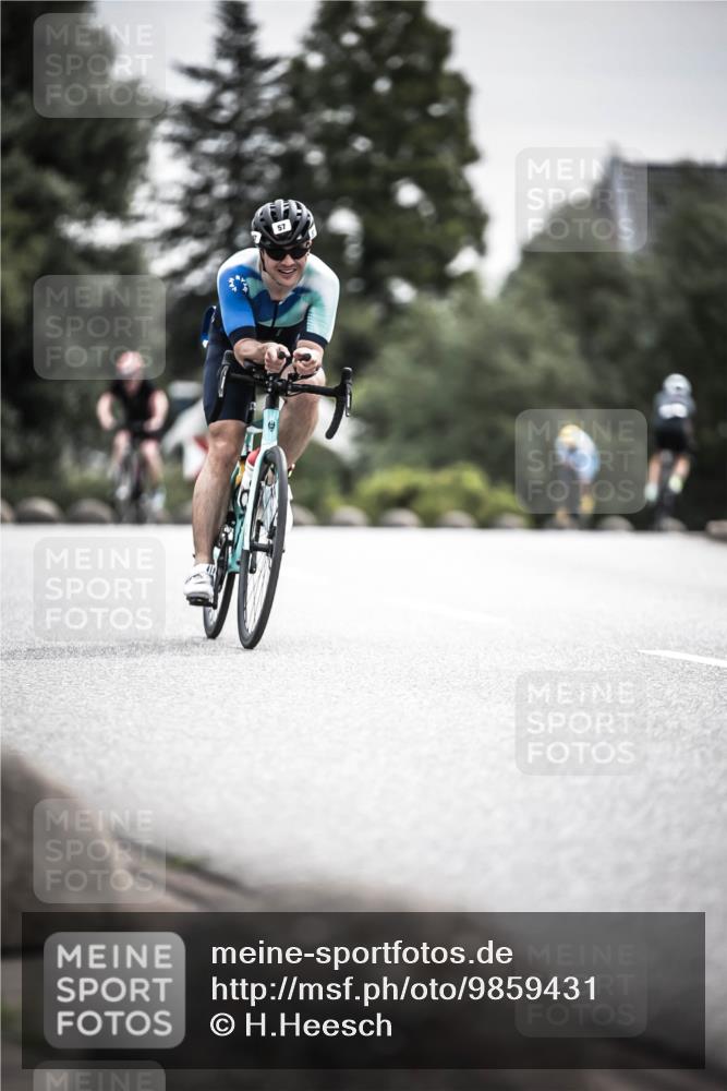 21.06.2026 - 29. Vierlanden-Triathlon H.Heesch http://msf.ph/oto/9859431 21.06.2026 10:32:08 Radfahren 19, 57, 196, 617 meine-sportfotos.de