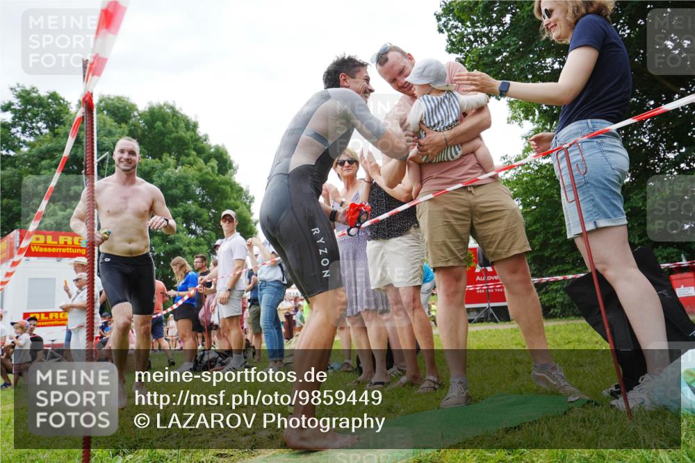 21.06.2026 - 29. Vierlanden-Triathlon LAZAROV Photography http://msf.ph/oto/9859449 21.06.2026 11:04:23 Schwimmen 632, 672, 734 meine-sportfotos.de