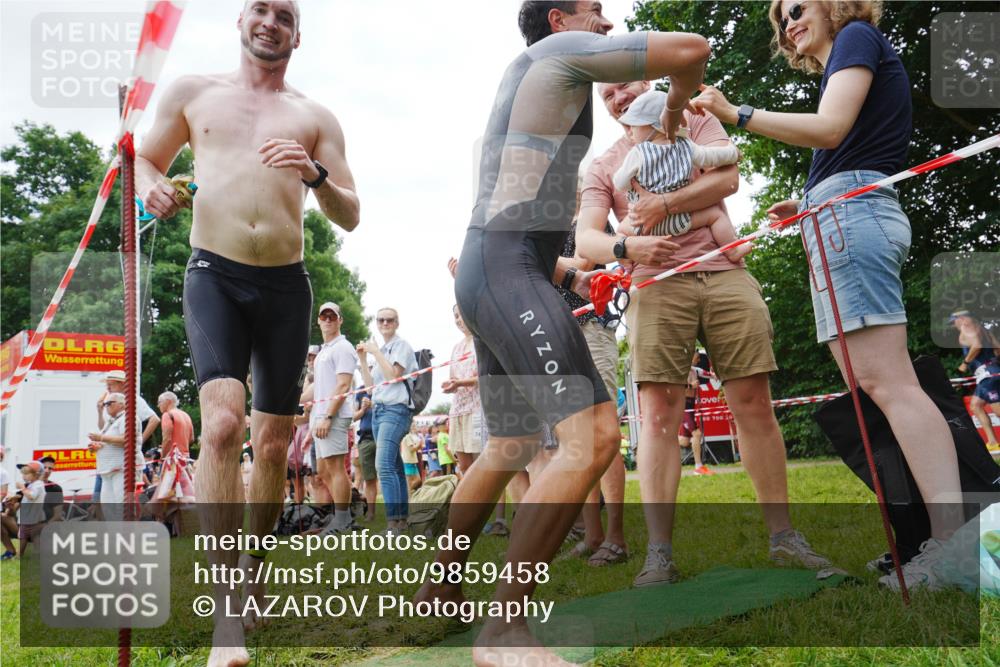 21.06.2026 - 29. Vierlanden-Triathlon LAZAROV Photography http://msf.ph/oto/9859458 21.06.2026 11:04:24 Schwimmen 632, 672 meine-sportfotos.de