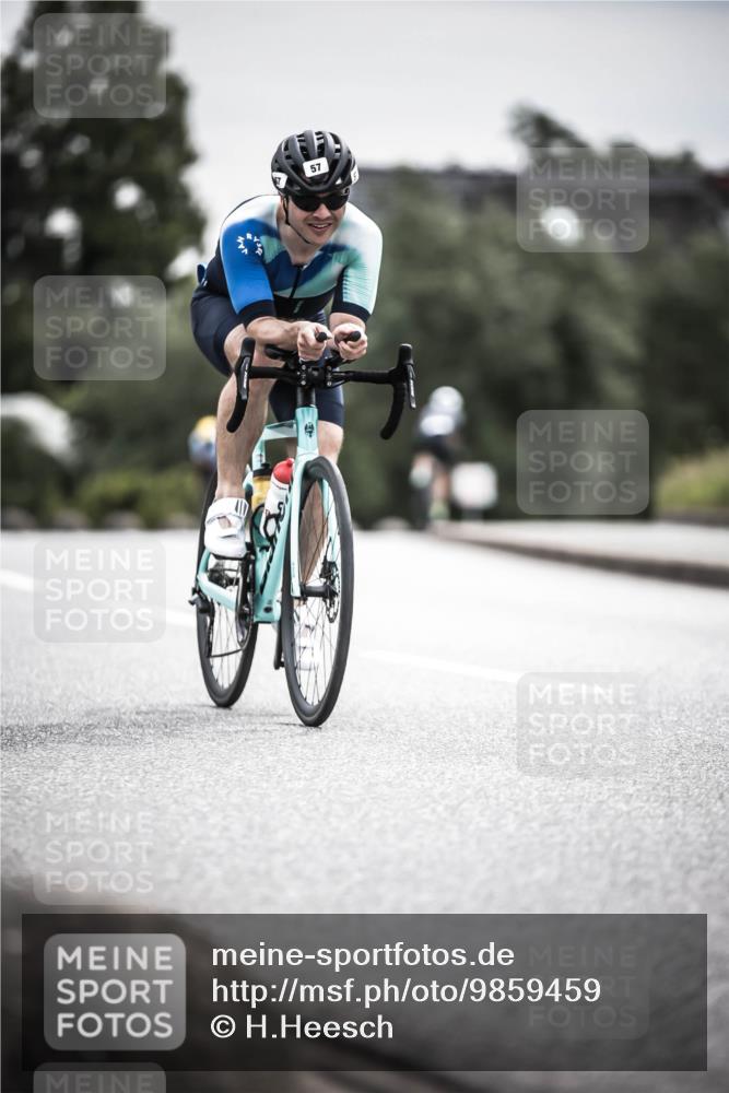 21.06.2026 - 29. Vierlanden-Triathlon H.Heesch http://msf.ph/oto/9859459 21.06.2026 10:32:09 Radfahren 19, 57, 196, 617 meine-sportfotos.de