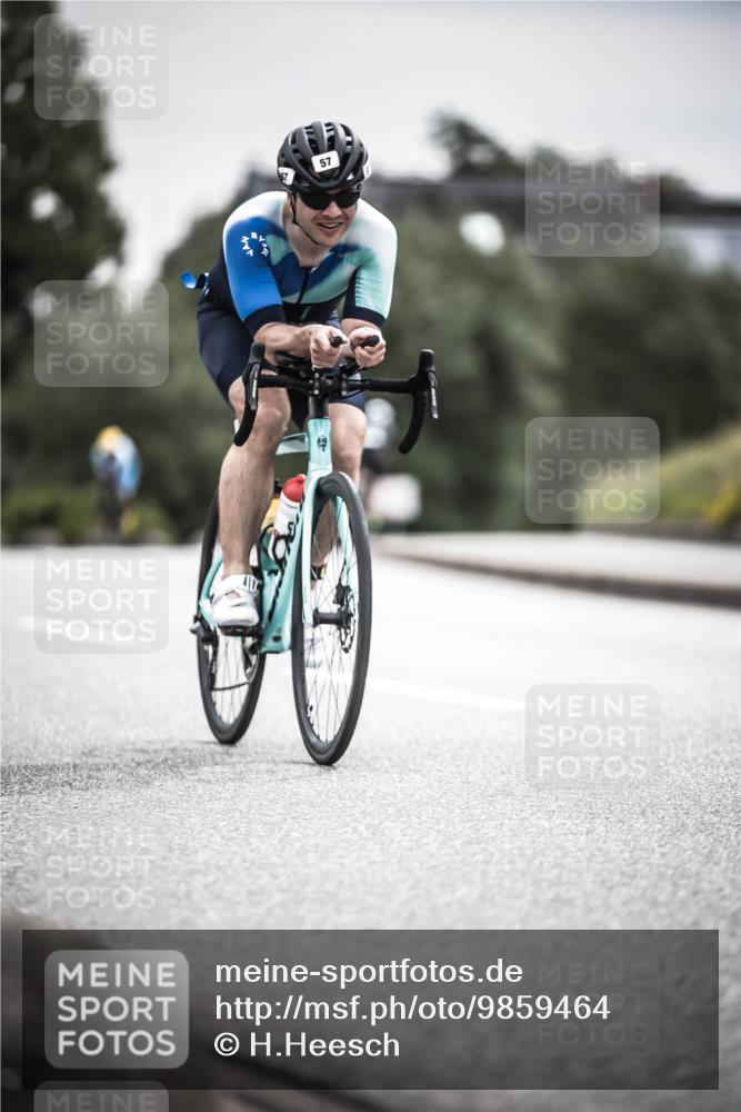 21.06.2026 - 29. Vierlanden-Triathlon H.Heesch http://msf.ph/oto/9859464 21.06.2026 10:32:09 Radfahren 19, 57, 196, 617 meine-sportfotos.de