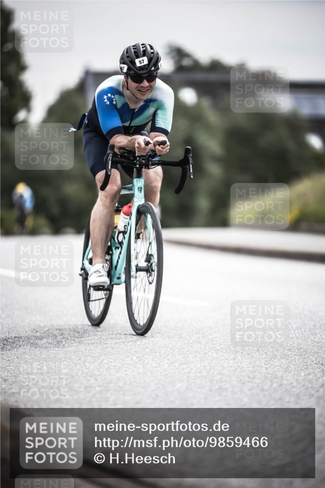 21.06.2026 - 29. Vierlanden-Triathlon H.Heesch http://msf.ph/oto/9859466 21.06.2026 10:32:09 Radfahren 19, 57, 196, 617 meine-sportfotos.de