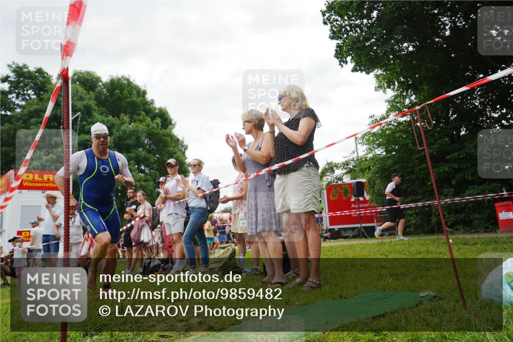 21.06.2026 - 29. Vierlanden-Triathlon LAZAROV Photography http://msf.ph/oto/9859482 21.06.2026 11:04:53 Schwimmen 733, 822 meine-sportfotos.de