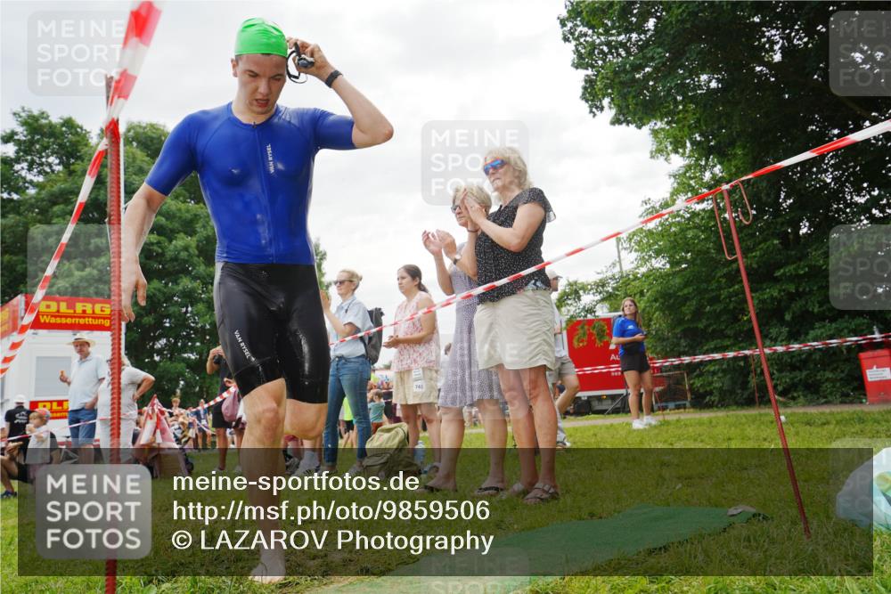 21.06.2026 - 29. Vierlanden-Triathlon LAZAROV Photography http://msf.ph/oto/9859506 21.06.2026 11:05:46 Schwimmen 648, 744 meine-sportfotos.de