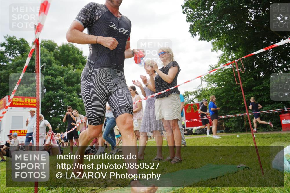 21.06.2026 - 29. Vierlanden-Triathlon LAZAROV Photography http://msf.ph/oto/9859527 21.06.2026 11:06:13 Schwimmen 814 meine-sportfotos.de