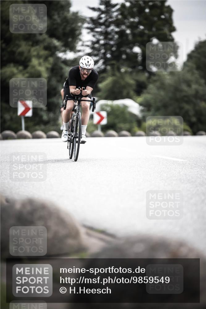 21.06.2026 - 29. Vierlanden-Triathlon H.Heesch http://msf.ph/oto/9859549 21.06.2026 10:32:21 Radfahren 13, 84, 165, 169, 199, 312, 594, 595 meine-sportfotos.de