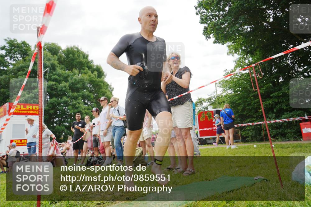 21.06.2026 - 29. Vierlanden-Triathlon LAZAROV Photography http://msf.ph/oto/9859551 21.06.2026 11:06:54 Schwimmen 635, 664, 717, 737 meine-sportfotos.de