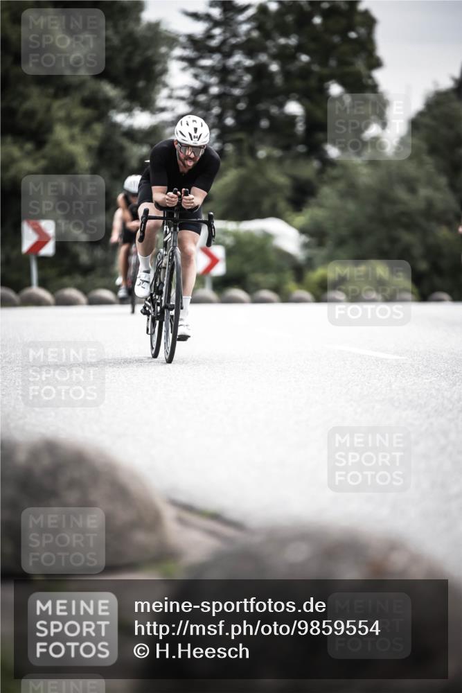 21.06.2026 - 29. Vierlanden-Triathlon H.Heesch http://msf.ph/oto/9859554 21.06.2026 10:32:21 Radfahren 13, 84, 165, 169, 199, 312, 594, 595 meine-sportfotos.de