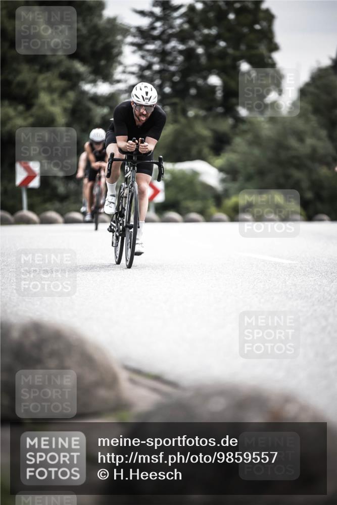 21.06.2026 - 29. Vierlanden-Triathlon H.Heesch http://msf.ph/oto/9859557 21.06.2026 10:32:21 Radfahren 13, 84, 165, 169, 199, 312, 594, 595 meine-sportfotos.de