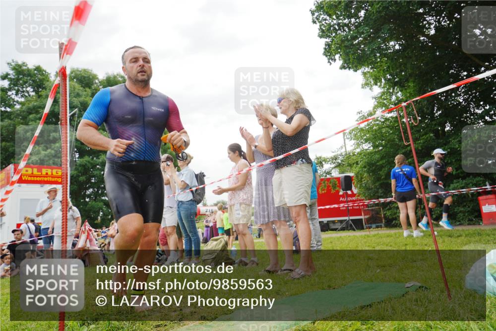 21.06.2026 - 29. Vierlanden-Triathlon LAZAROV Photography http://msf.ph/oto/9859563 21.06.2026 11:07:33 Schwimmen 723, 794 meine-sportfotos.de