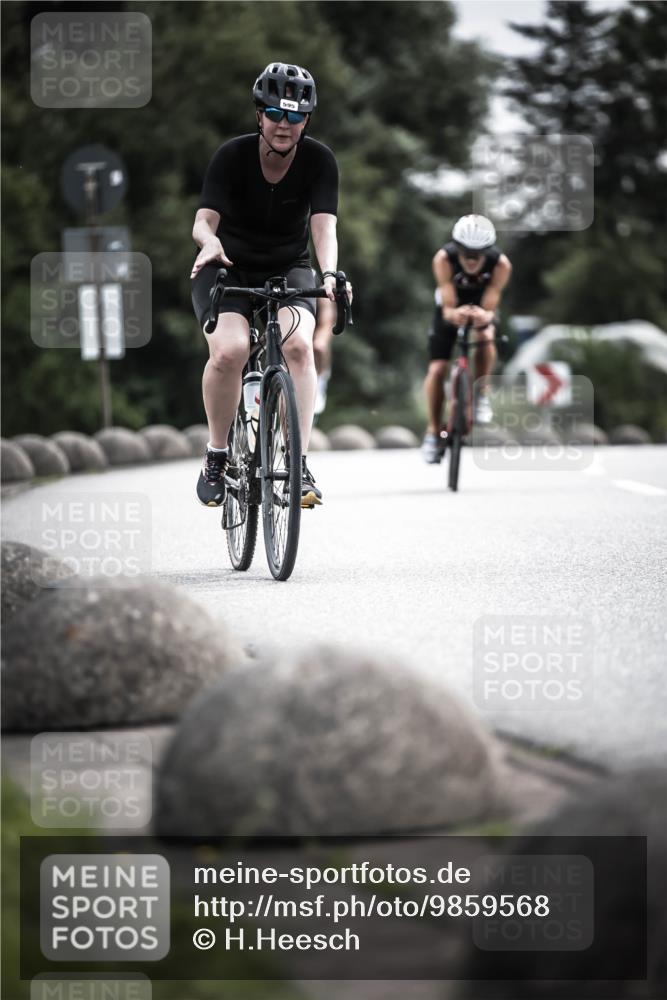 21.06.2026 - 29. Vierlanden-Triathlon H.Heesch http://msf.ph/oto/9859568 21.06.2026 10:32:22 Radfahren 13, 54, 84, 165, 169, 199, 595 meine-sportfotos.de