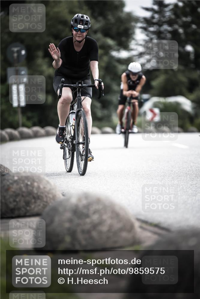 21.06.2026 - 29. Vierlanden-Triathlon H.Heesch http://msf.ph/oto/9859575 21.06.2026 10:32:22 Radfahren 13, 54, 84, 165, 169, 199, 595 meine-sportfotos.de