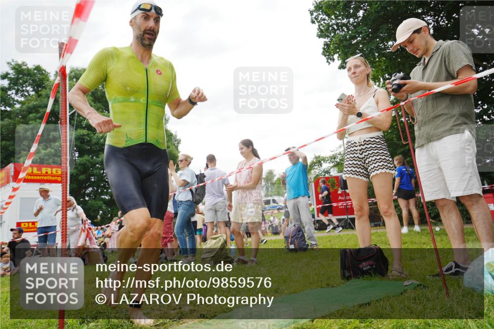 21.06.2026 - 29. Vierlanden-Triathlon LAZAROV Photography http://msf.ph/oto/9859576 21.06.2026 11:08:14 Schwimmen 1358 meine-sportfotos.de