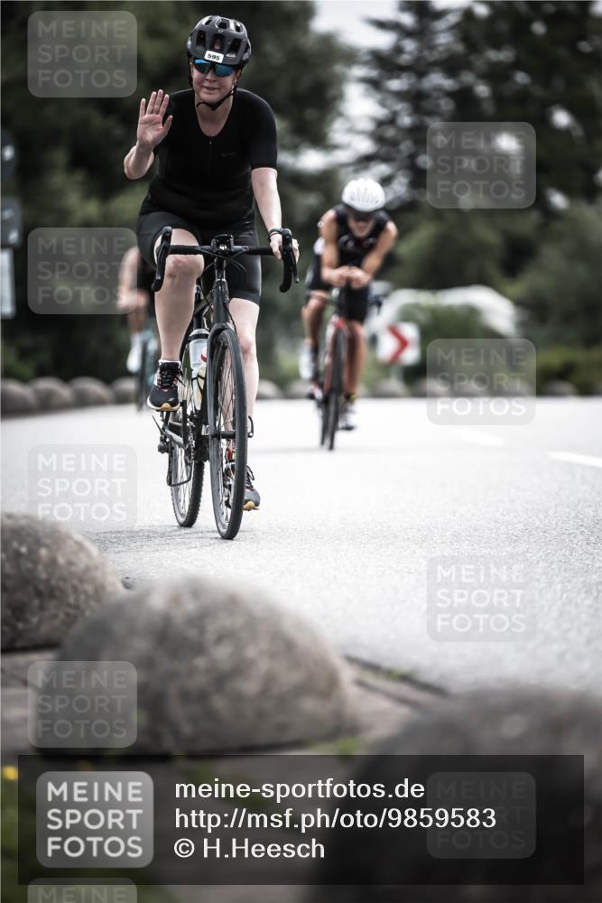 21.06.2026 - 29. Vierlanden-Triathlon H.Heesch http://msf.ph/oto/9859583 21.06.2026 10:32:22 Radfahren 13, 54, 84, 165, 169, 199, 595 meine-sportfotos.de