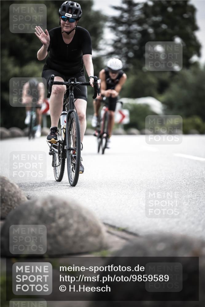 21.06.2026 - 29. Vierlanden-Triathlon H.Heesch http://msf.ph/oto/9859589 21.06.2026 10:32:22 Radfahren 13, 54, 84, 165, 169, 199, 595 meine-sportfotos.de