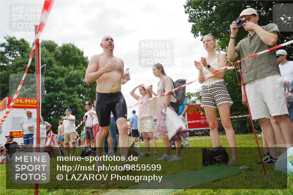 21.06.2026 - 29. Vierlanden-Triathlon LAZAROV Photography http://msf.ph/oto/9859599 21.06.2026 11:09:05 Schwimmen 669 meine-sportfotos.de