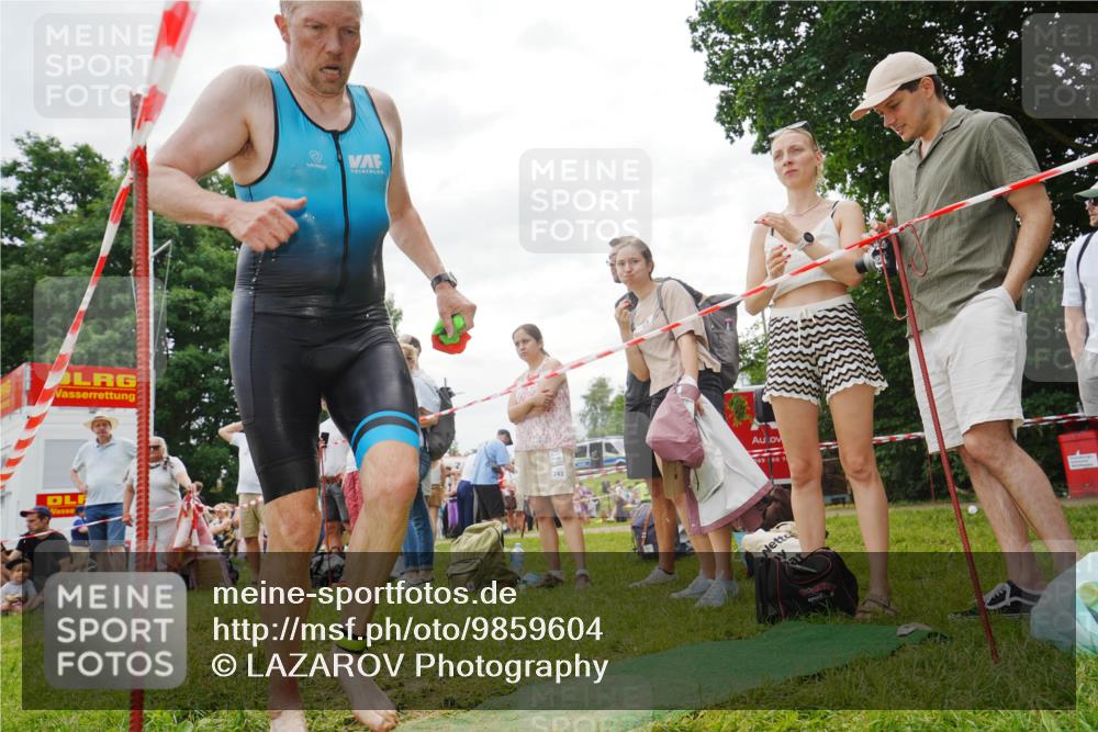21.06.2026 - 29. Vierlanden-Triathlon LAZAROV Photography http://msf.ph/oto/9859604 21.06.2026 11:09:22 Schwimmen 800 meine-sportfotos.de