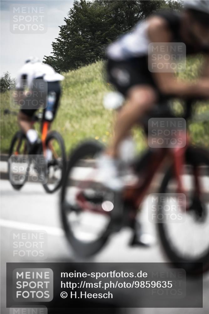 21.06.2026 - 29. Vierlanden-Triathlon H.Heesch http://msf.ph/oto/9859635 21.06.2026 10:32:24 Radfahren 12, 13, 54, 84, 165, 169, 199, 239, 324, 595 meine-sportfotos.de