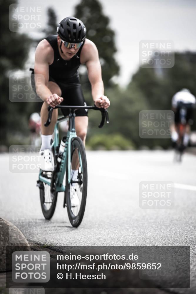 21.06.2026 - 29. Vierlanden-Triathlon H.Heesch http://msf.ph/oto/9859652 21.06.2026 10:32:26 Radfahren 12, 13, 54, 165, 169, 239, 324, 595 meine-sportfotos.de