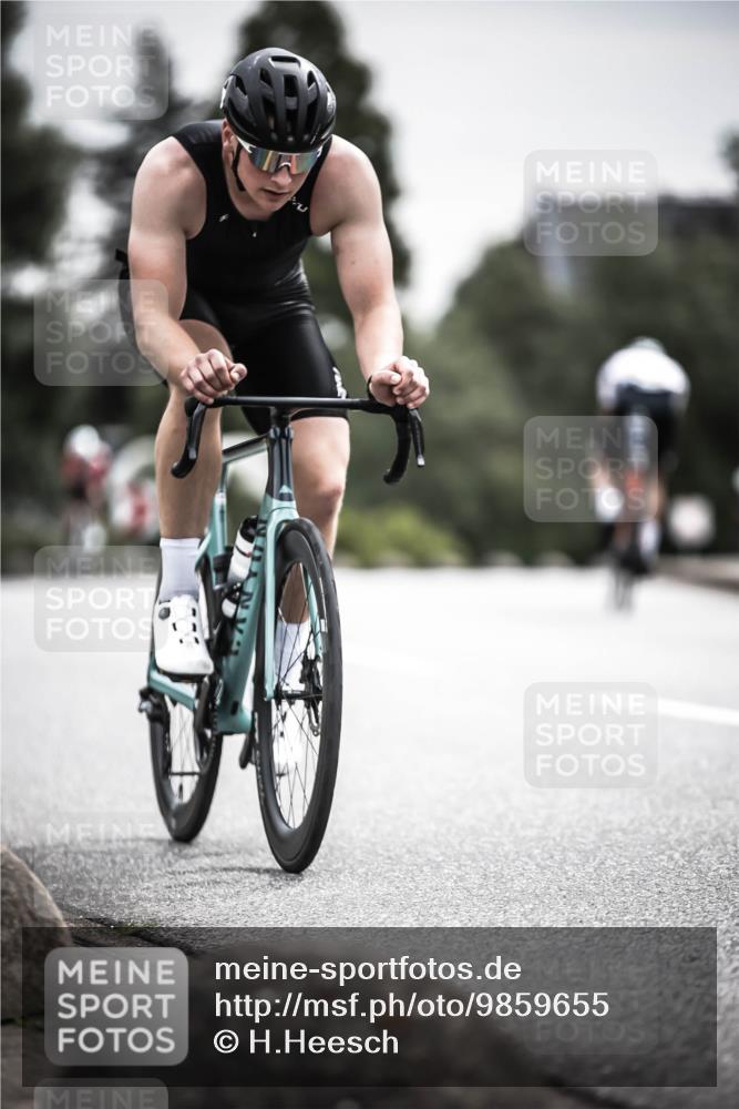 21.06.2026 - 29. Vierlanden-Triathlon H.Heesch http://msf.ph/oto/9859655 21.06.2026 10:32:26 Radfahren 12, 13, 54, 165, 169, 239, 324, 595 meine-sportfotos.de