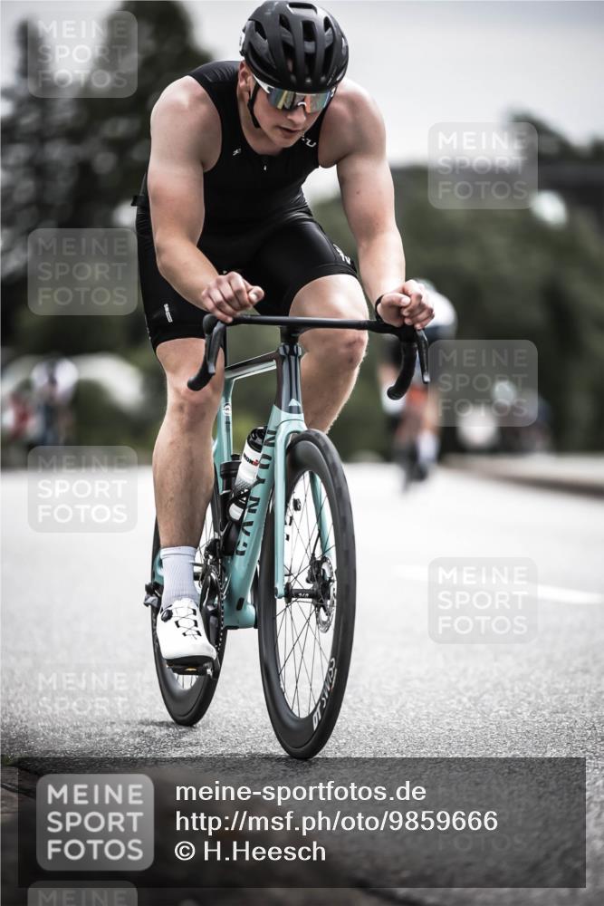 21.06.2026 - 29. Vierlanden-Triathlon H.Heesch http://msf.ph/oto/9859666 21.06.2026 10:32:26 Radfahren 12, 13, 54, 165, 169, 239, 324, 595 meine-sportfotos.de