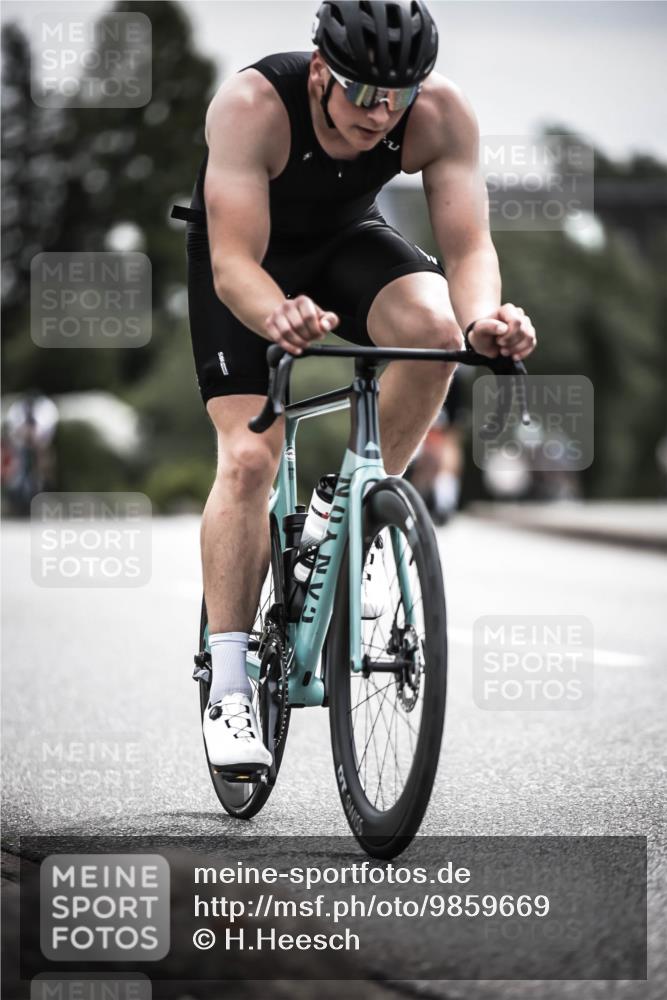 21.06.2026 - 29. Vierlanden-Triathlon H.Heesch http://msf.ph/oto/9859669 21.06.2026 10:32:26 Radfahren 12, 13, 54, 165, 169, 239, 324, 595 meine-sportfotos.de