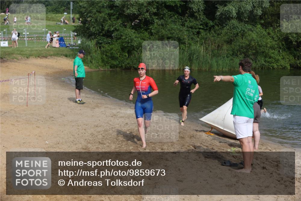21.06.2026 - 29. Vierlanden-Triathlon Andreas Tolksdorf http://msf.ph/oto/9859673 21.06.2026 09:08:28 Schwimmen 226, 233, 257, 268 meine-sportfotos.de