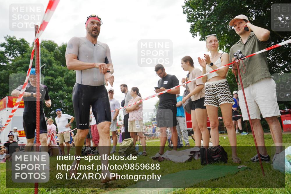 21.06.2026 - 29. Vierlanden-Triathlon LAZAROV Photography http://msf.ph/oto/9859688 21.06.2026 11:11:18 Schwimmen 692, 750, 811 meine-sportfotos.de