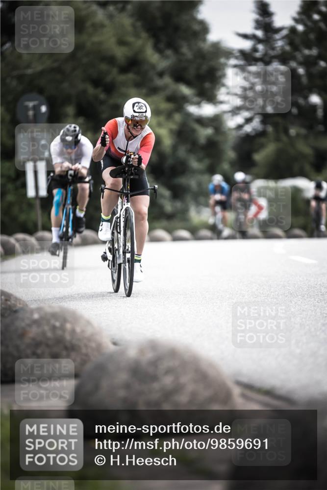 21.06.2026 - 29. Vierlanden-Triathlon H.Heesch http://msf.ph/oto/9859691 21.06.2026 10:32:30 Radfahren 12, 54, 93, 217, 239, 299, 302, 324 meine-sportfotos.de