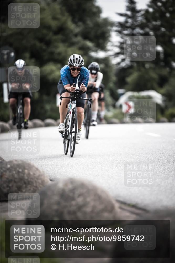 21.06.2026 - 29. Vierlanden-Triathlon H.Heesch http://msf.ph/oto/9859742 21.06.2026 10:32:34 Radfahren 12, 93, 217, 239, 287, 299, 302, 324 meine-sportfotos.de