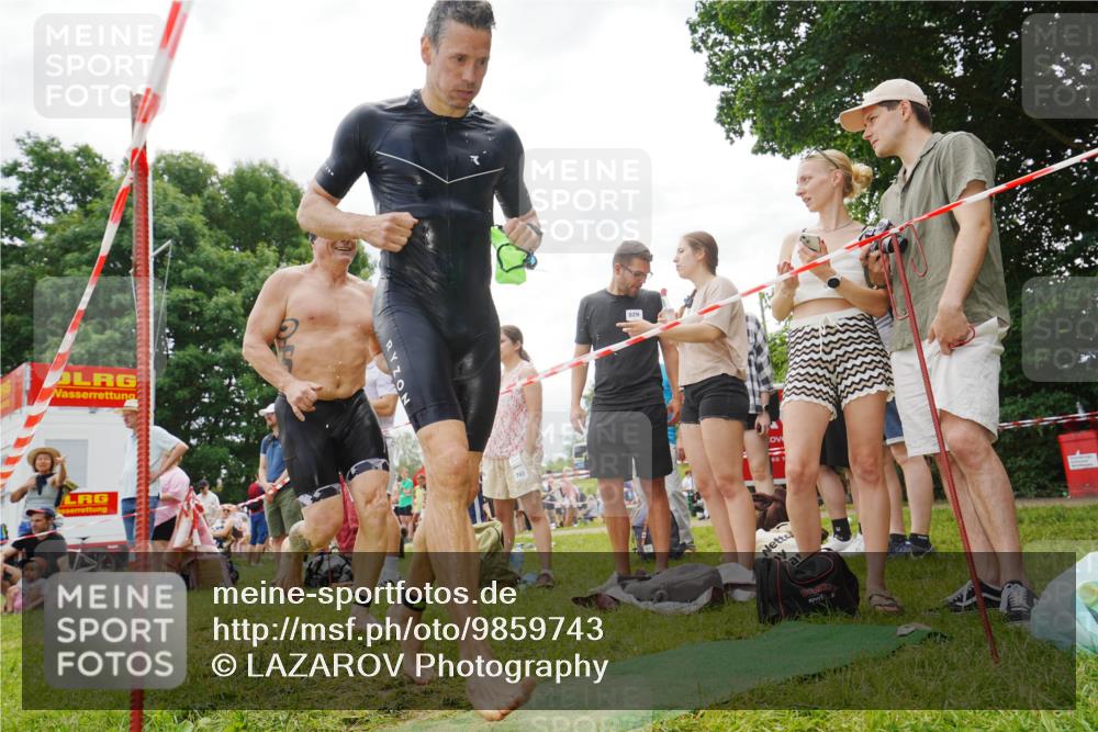 21.06.2026 - 29. Vierlanden-Triathlon LAZAROV Photography http://msf.ph/oto/9859743 21.06.2026 11:12:46 Schwimmen 759, 760, 772, 817 meine-sportfotos.de