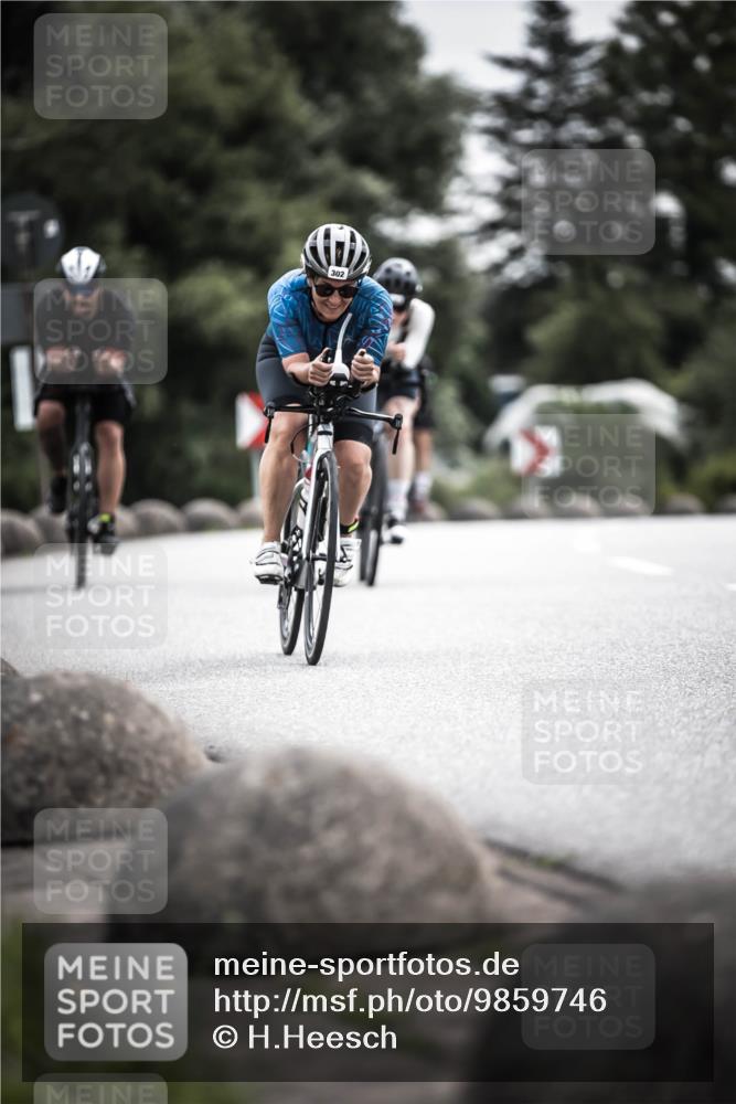 21.06.2026 - 29. Vierlanden-Triathlon H.Heesch http://msf.ph/oto/9859746 21.06.2026 10:32:34 Radfahren 12, 93, 217, 239, 287, 299, 302, 324 meine-sportfotos.de