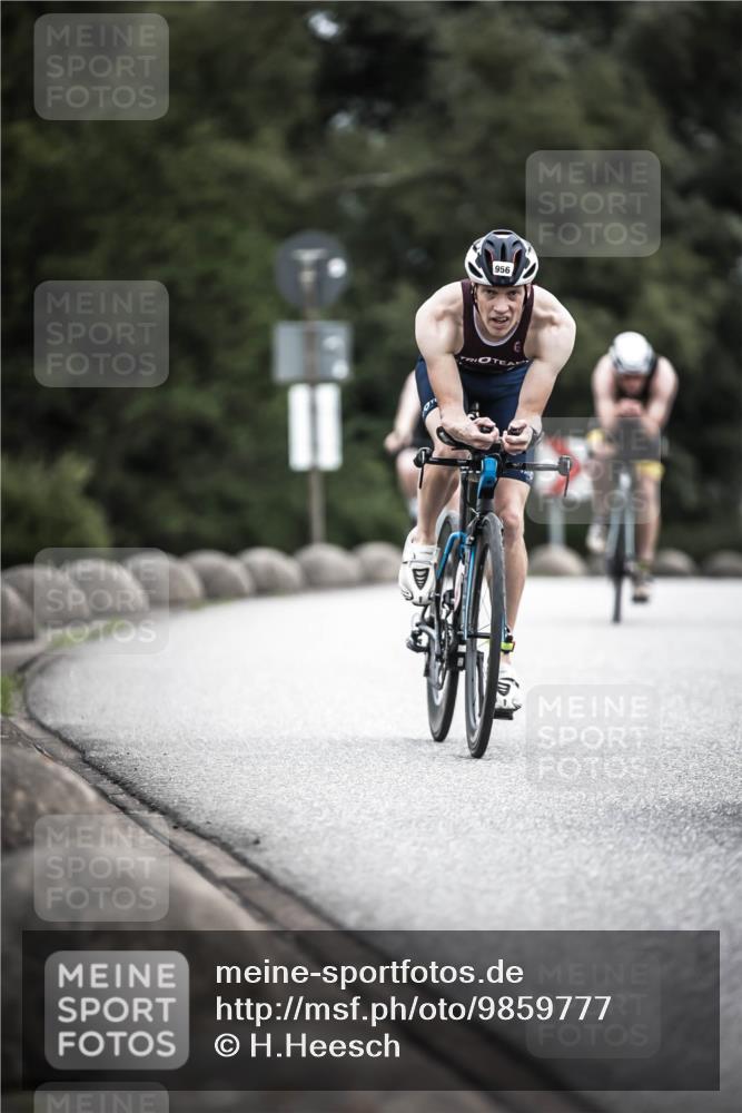 21.06.2026 - 29. Vierlanden-Triathlon H.Heesch http://msf.ph/oto/9859777 21.06.2026 12:06:11 Radfahren 264, 706, 752, 829, 913, 919, 941, 954, 956, 957, 965, 972, 975 meine-sportfotos.de