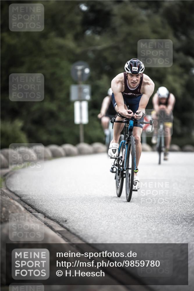 21.06.2026 - 29. Vierlanden-Triathlon H.Heesch http://msf.ph/oto/9859780 21.06.2026 12:06:11 Radfahren 264, 706, 752, 829, 913, 919, 941, 954, 956, 957, 965, 972, 975 meine-sportfotos.de