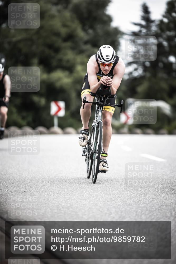 21.06.2026 - 29. Vierlanden-Triathlon H.Heesch http://msf.ph/oto/9859782 21.06.2026 12:06:12 Radfahren 264, 706, 752, 829, 913, 919, 941, 954, 956, 957, 965, 972, 975 meine-sportfotos.de